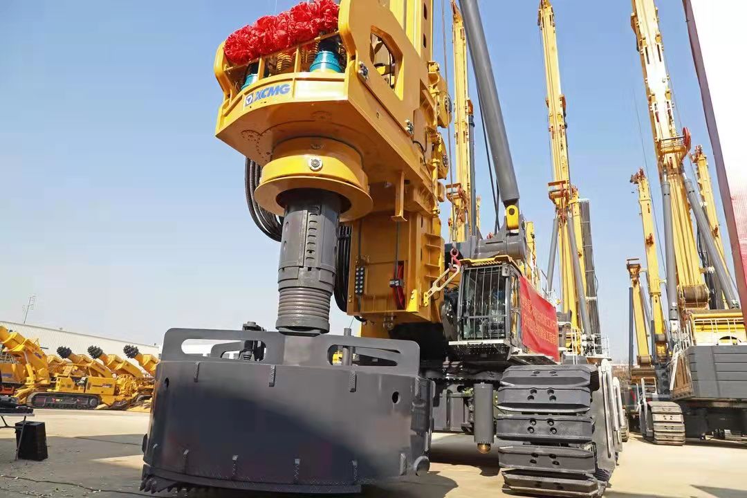  large tonnage rigs used for super deep hole and hard formation